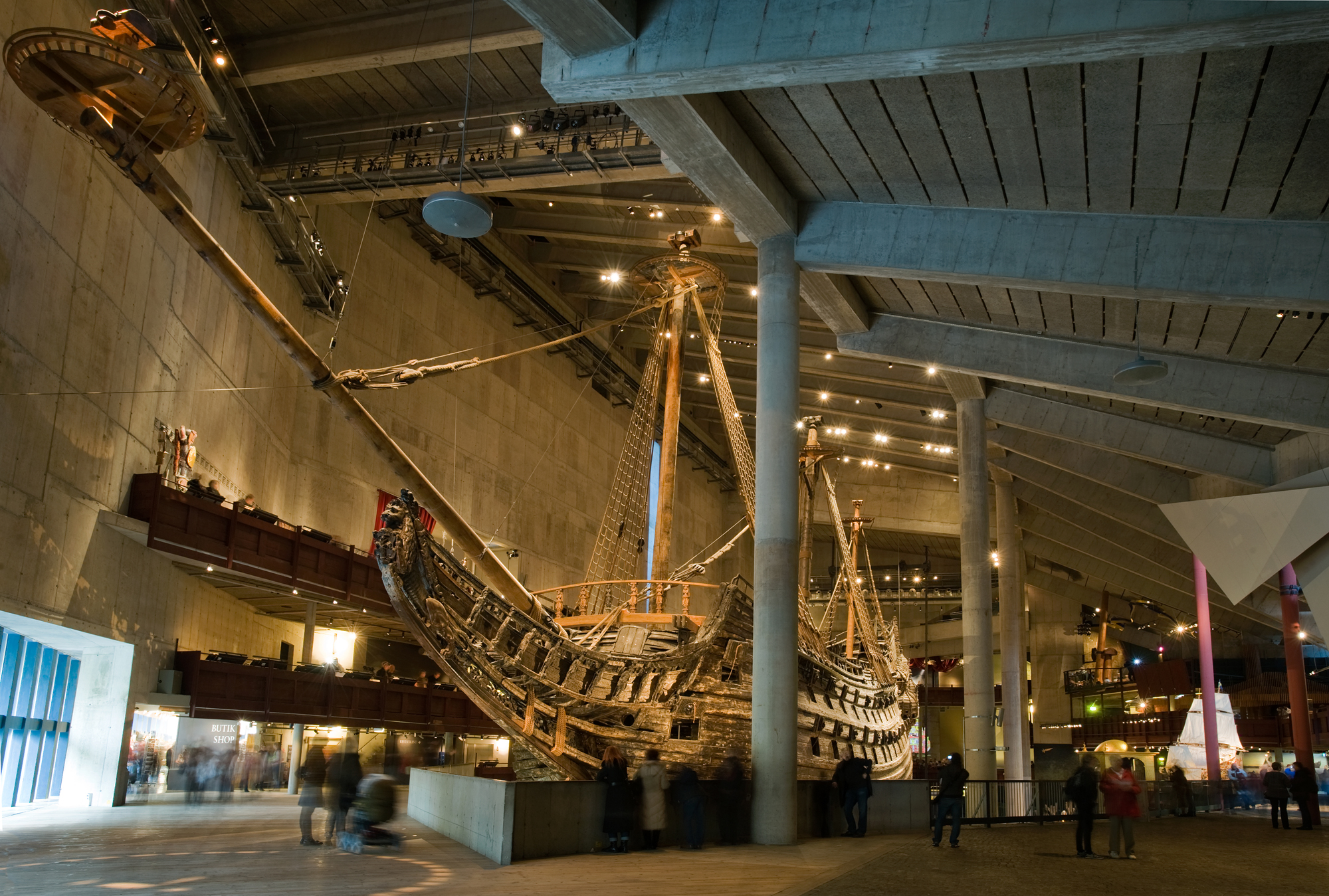 Skeppet Vasa vilar i sin sista hamn inne på Vasamuseet